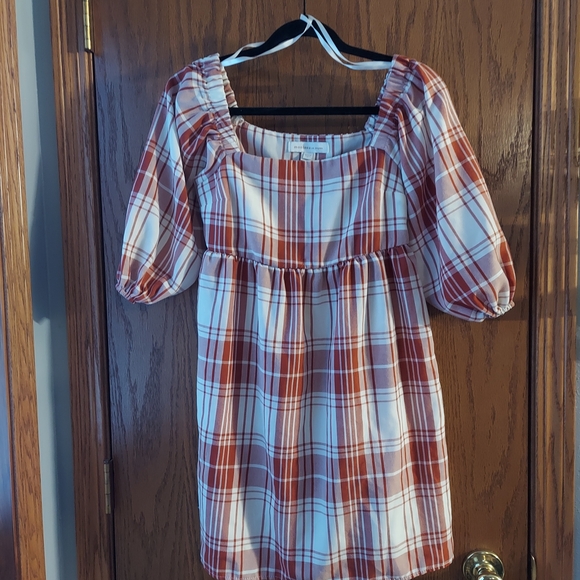 Monteau Dresses & Skirts - Monteau Los Angeles Rust White Plaid Mini Dress Small Puff  3/4 Sleeves